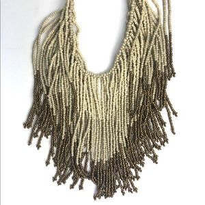 Monotone beaded necklace